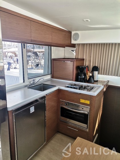 Lagoon 40 - Yacht Charter Sailica