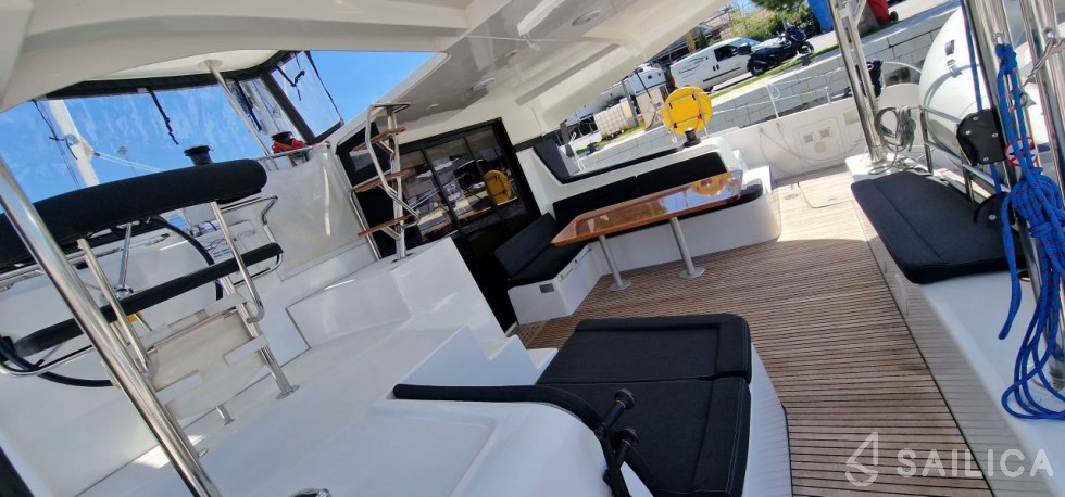 Lagoon 42 - Yacht Charter Sailica