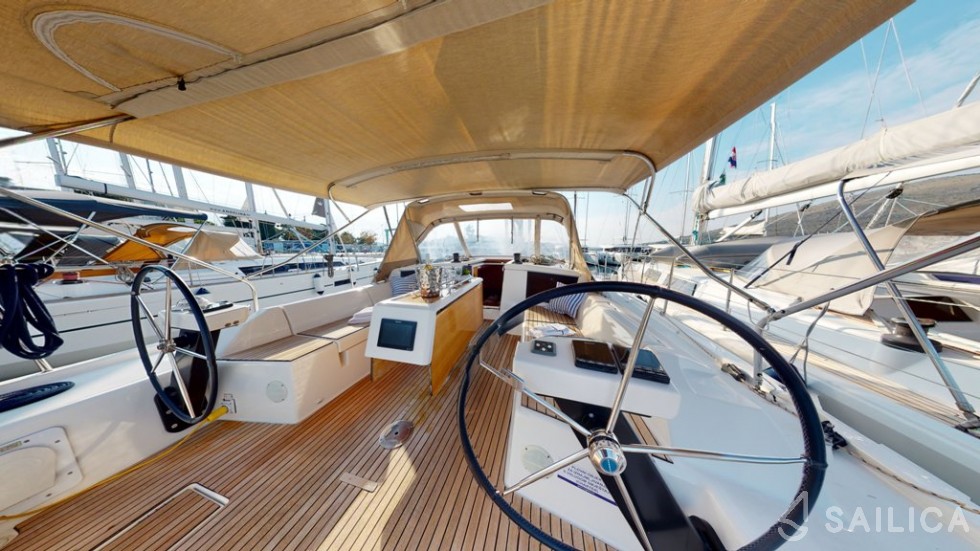 Dufour 430 Grand Large - Yacht Charter Sailica