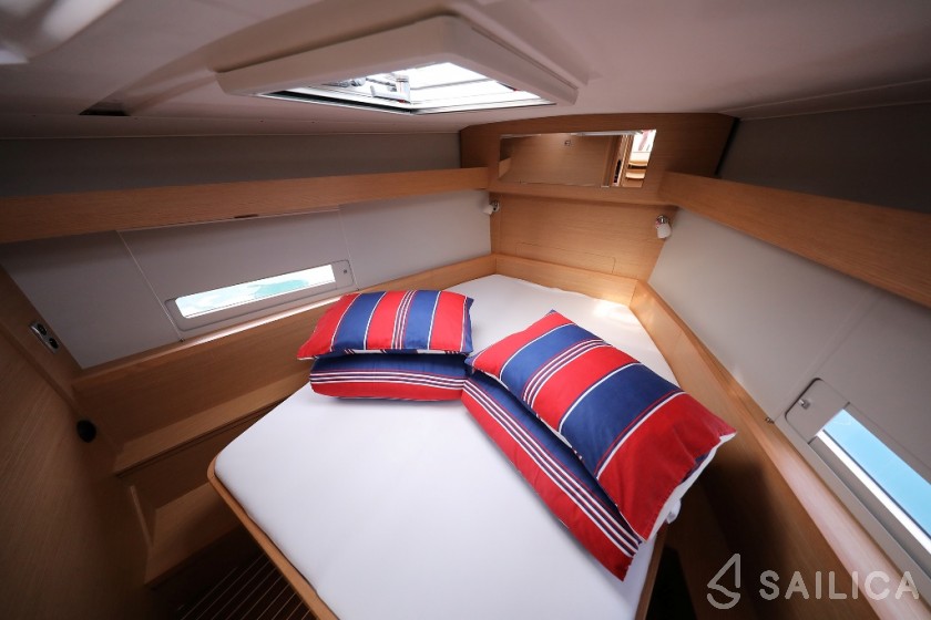 Dufour 430 Grand Large - Yacht Charter Sailica