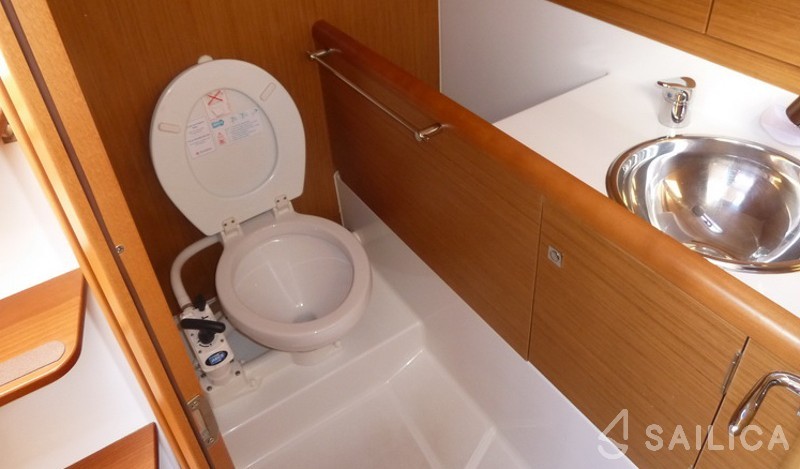 Sun Odyssey 379 - Yacht Charter Sailica
