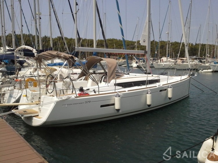 Sun Odyssey 379 - Yacht Charter Sailica