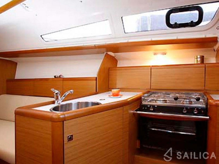 Sun Odyssey 379 - Yacht Charter Sailica