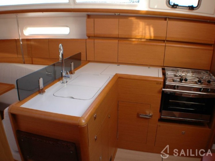 Sun Odyssey 379 - Yacht Charter Sailica