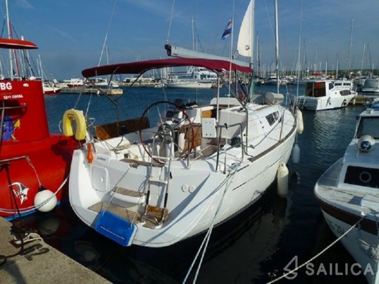 Sun Odyssey 33i - Yacht Charter Sailica