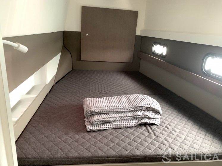 Bali 4.1 - Yacht Charter Sailica