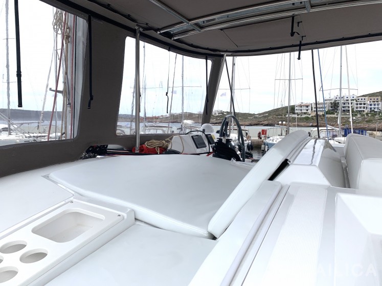 Bali 4.1 - Yacht Charter Sailica