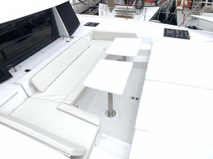 Bali 4.1 - Yacht Charter Sailica