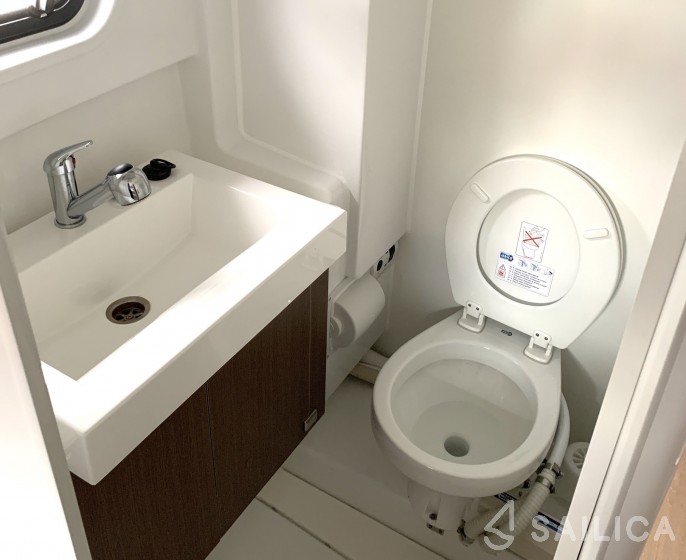 Bali 4.1 - Yacht Charter Sailica