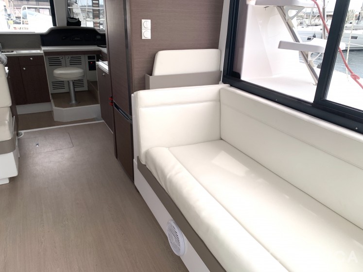 Bali 4.1 - Yacht Charter Sailica