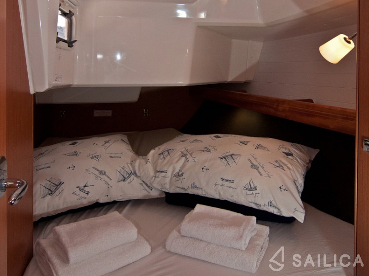 Bavaria Cruiser 37 - Yacht Charter Sailica