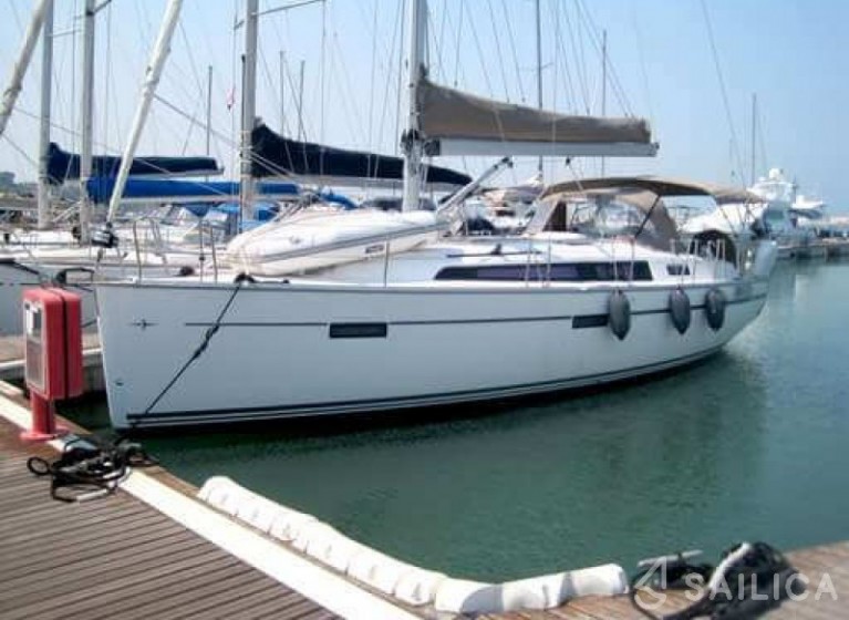 Bavaria Cruiser 37 - Yacht Charter Sailica