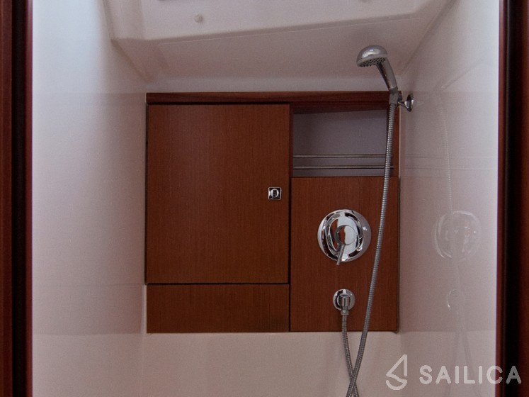 Bavaria Cruiser 46 - Yacht Charter Sailica