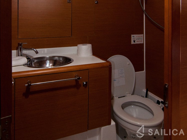 Sun Odyssey 439 - Yacht Charter Sailica