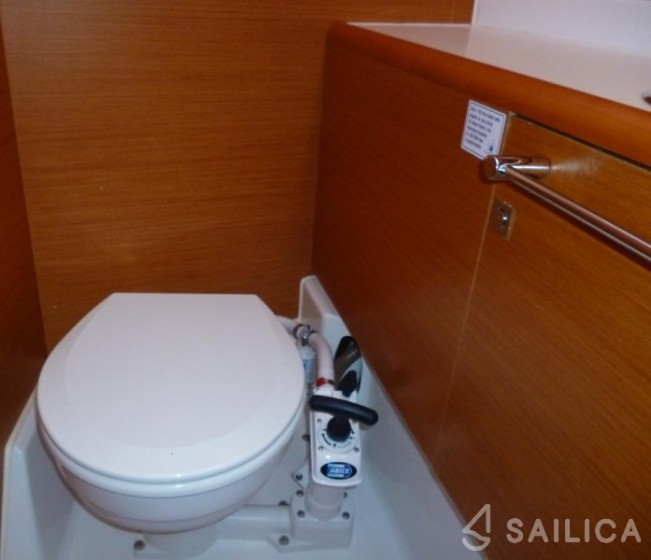 Sun Odyssey 439 - Yacht Charter Sailica