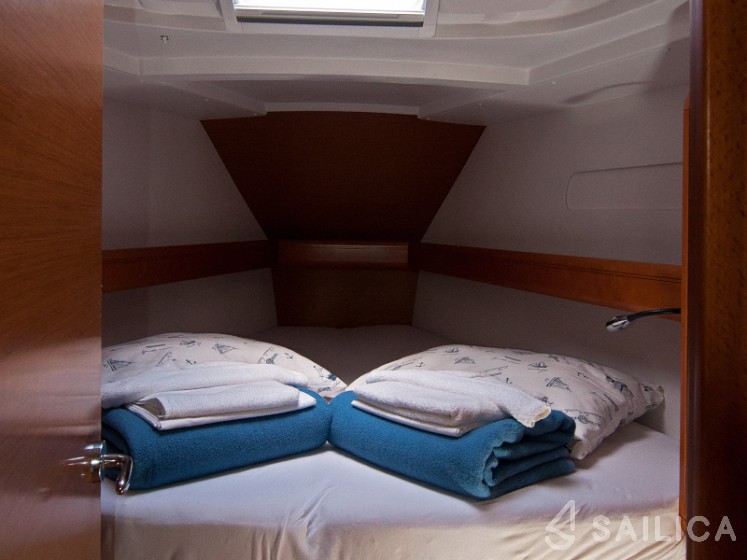 Sun Odyssey 439 - Yacht Charter Sailica