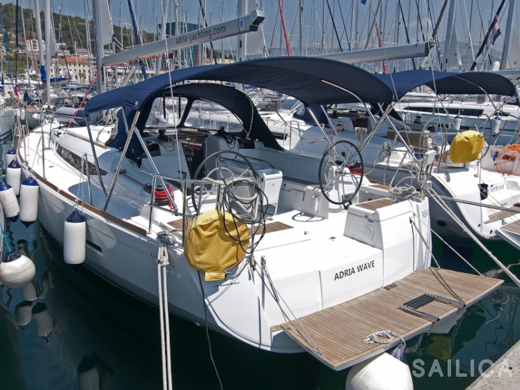 Sun Odyssey 449 - Yacht Charter Sailica