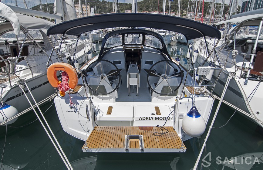 Sun Odyssey 349 - Yacht Charter Sailica