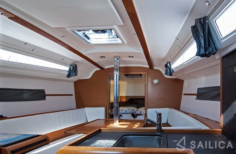 Sun Odyssey 349 - Yacht Charter Sailica