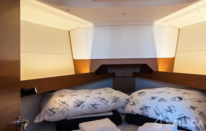 Sun Odyssey 349 - Yacht Charter Sailica
