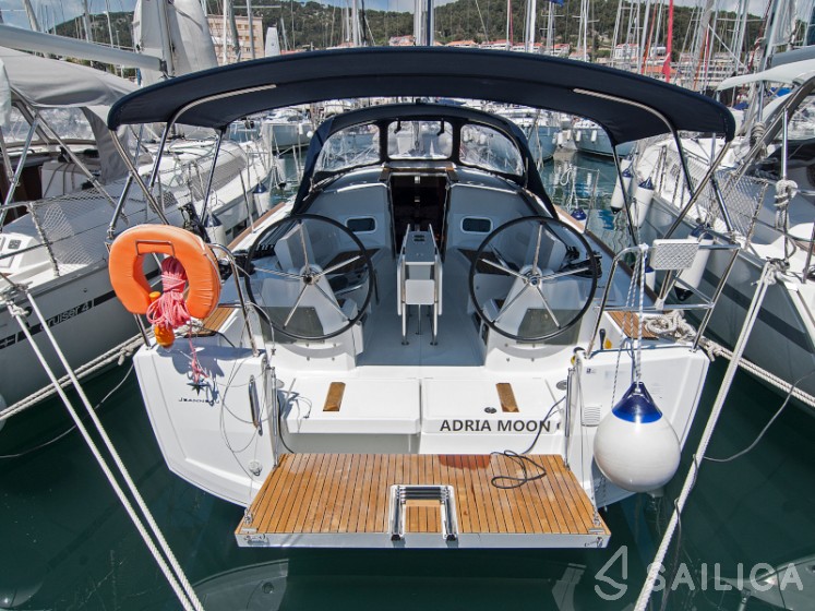 Sun Odyssey 349 - Yacht Charter Sailica