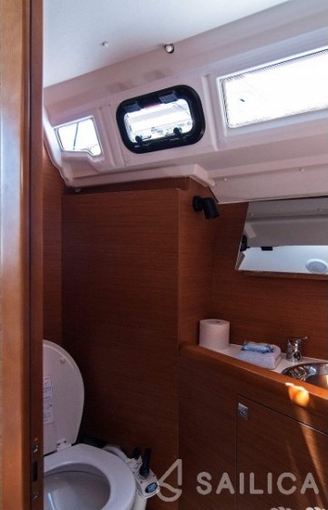 Sun Odyssey 349 - Yacht Charter Sailica