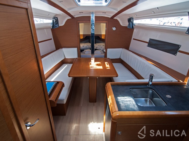 Sun Odyssey 349 - Yacht Charter Sailica