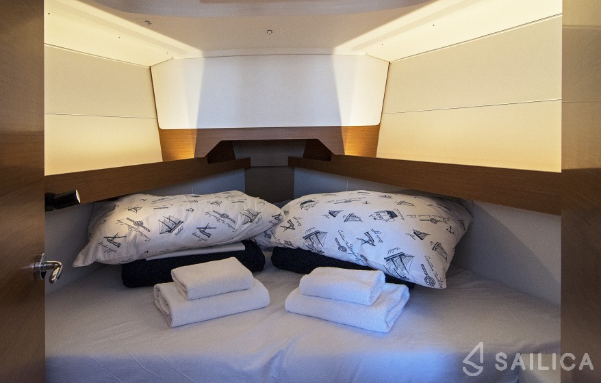 Sun Odyssey 349 - Yacht Charter Sailica