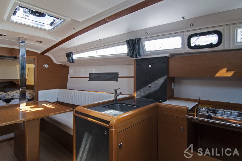 Sun Odyssey 349 - Yacht Charter Sailica