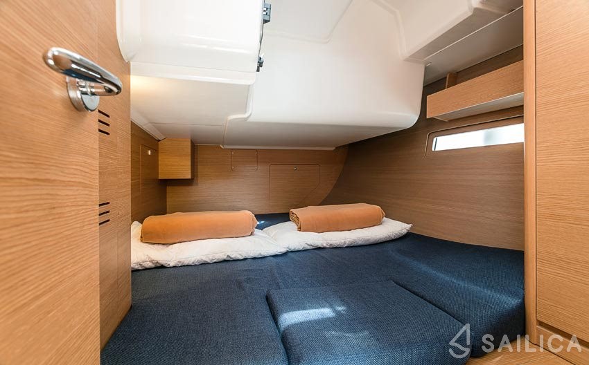 Dufour 412 Grand large - Yacht Charter Sailica