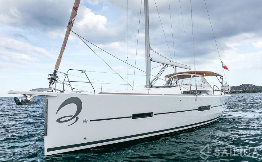 Dufour 412 Grand large - Yacht Charter Sailica