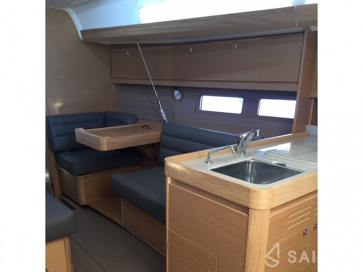 Dufour 412 Grand large - Yacht Charter Sailica