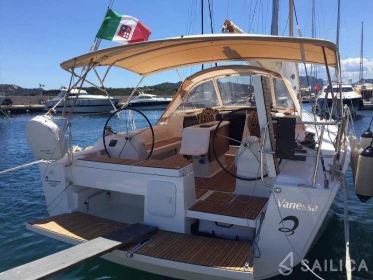 Dufour 412 Grand large - Yacht Charter Sailica