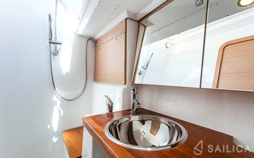 Dufour 412 Grand large - Yacht Charter Sailica