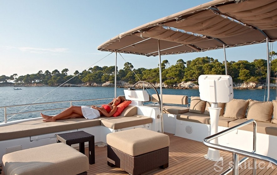 Lagoon 620 - Yacht Charter Sailica