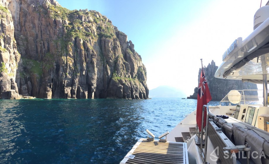 Lagoon 620 - Yacht Charter Sailica