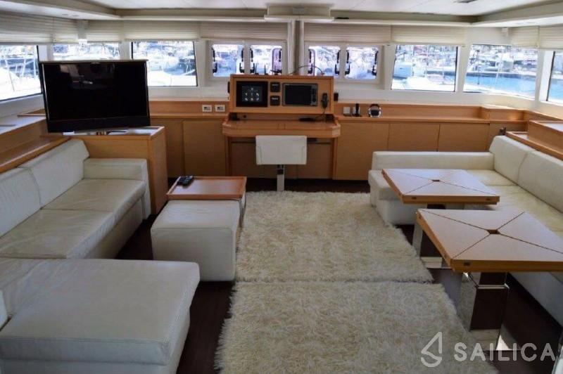 Lagoon 620 - Yacht Charter Sailica