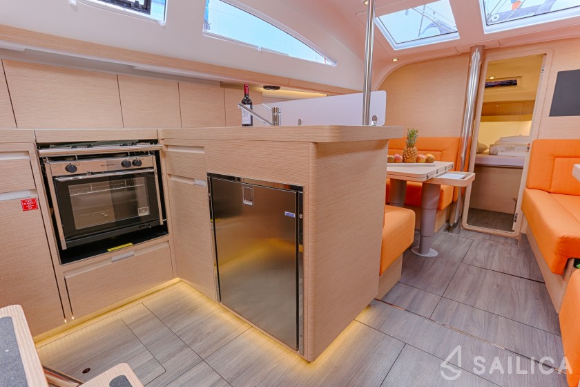Elan 40 Impression - Yacht Charter Sailica