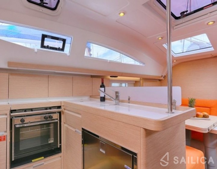 Elan 40 Impression - Yacht Charter Sailica