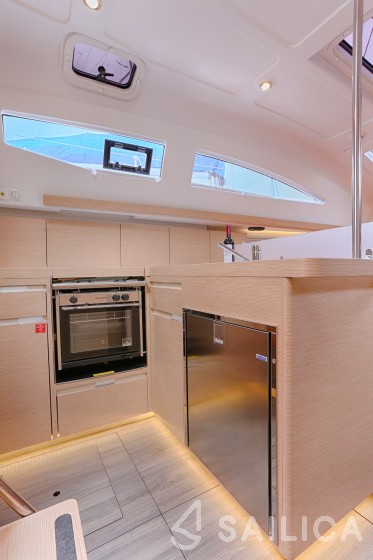 Elan 40 Impression - Yacht Charter Sailica