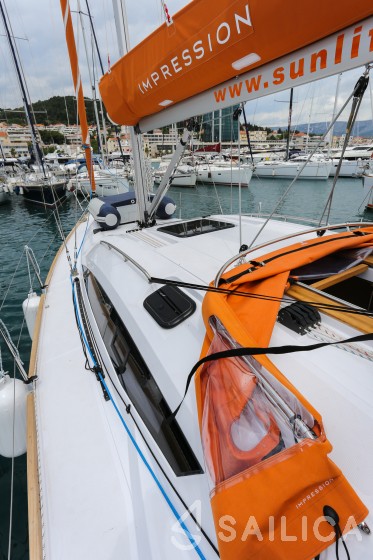 Elan 40 Impression - Yacht Charter Sailica
