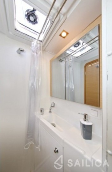 Lagoon 39 - Yacht Charter Sailica