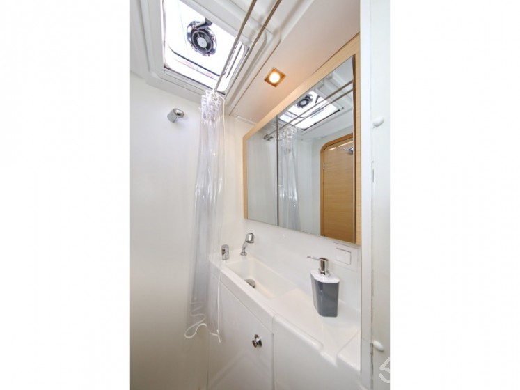 Lagoon 39 - Yacht Charter Sailica