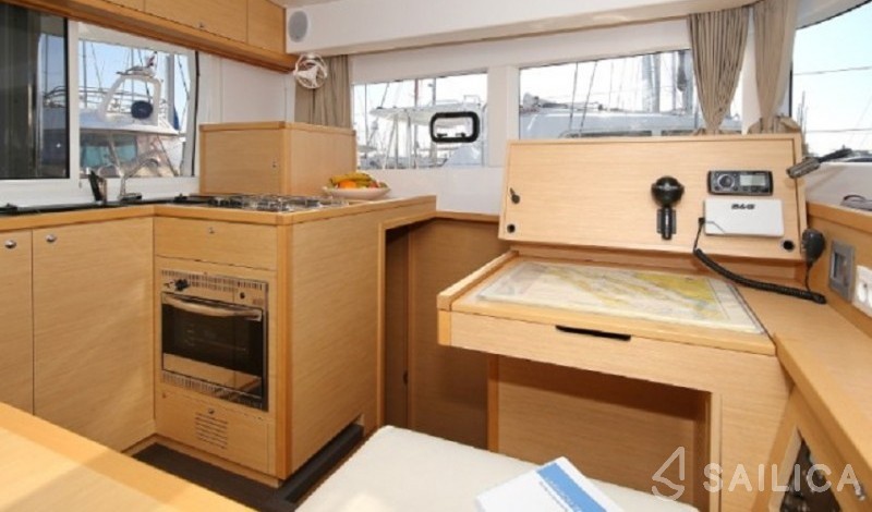 Lagoon 39 - Yacht Charter Sailica