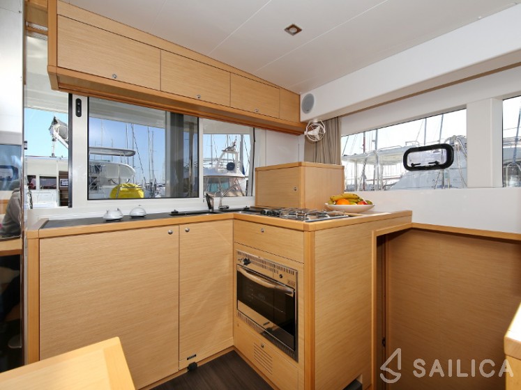 Lagoon 39 - Yacht Charter Sailica