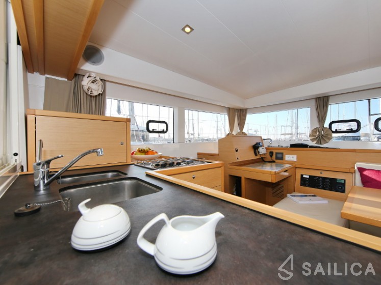 Lagoon 39 - Yacht Charter Sailica