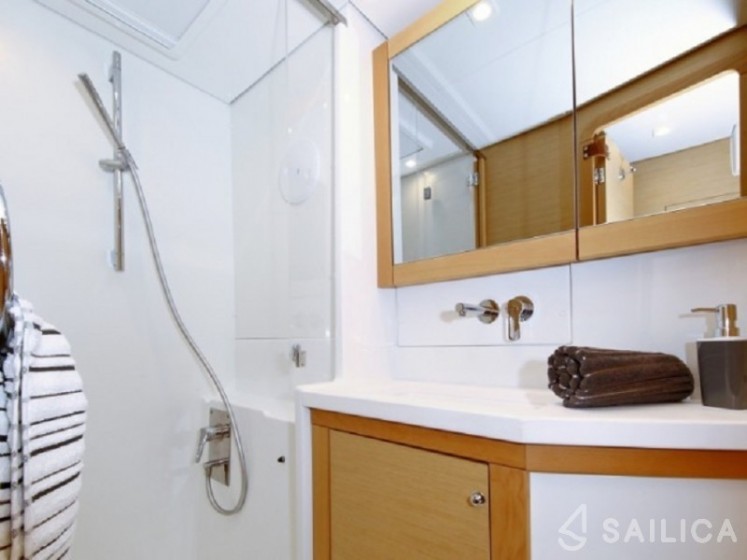 Lagoon 39 - Yacht Charter Sailica