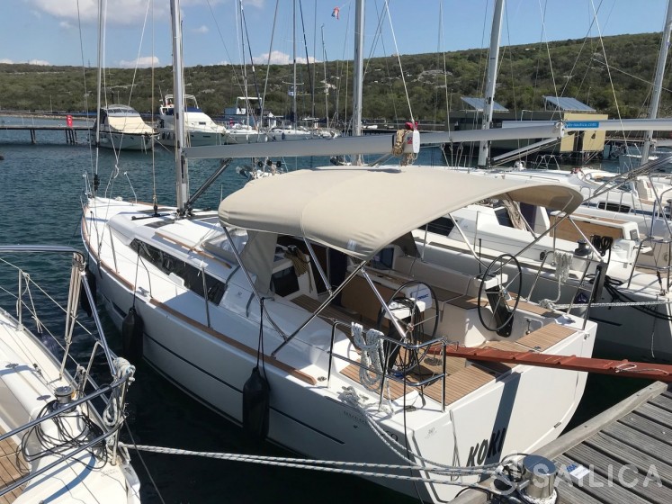 Dufour 360 GL - Yacht Charter Sailica