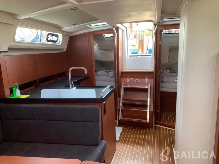 Hanse 388 - Yacht Charter Sailica