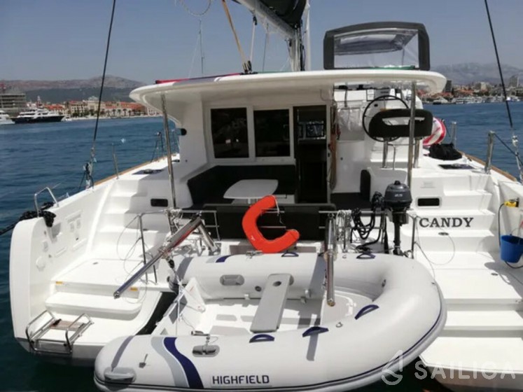 Lagoon 40 - Yacht Charter Sailica